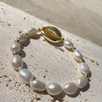Lunette Coastal Soul Natural Pearl Bracelet
					