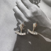 Aki Diamante Earlobe Hug Earrings (Silver)