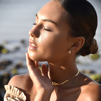 Amaryllis Twin Flame Curved Earrings (Gold)