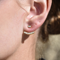 Aki Diamante Earlobe Hug Earrings (Gold) image