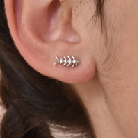 Little Fishbone Earrings image
