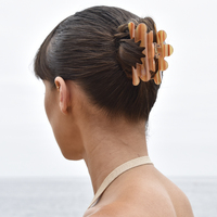 Gigi Artsy Wavy Hair Claw - Caramel image