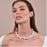 Theodora Baroque Pearl Necklace / Choker image