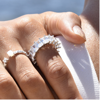 Arcene Luxury Inlaid Zircon Ring  image