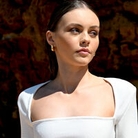 Luma Solid U Huggie Earrings (Gold)