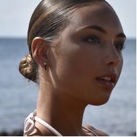 Gabriela Diamante Enamel U Huggie Earrings (Black)