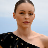 Leo Artisan Zirconia Pavé Stud Earrings (Gold)