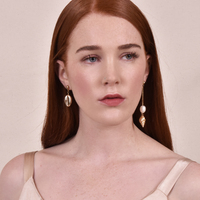 Svea Mismatching Shell Drop Earrings 
