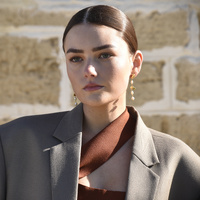 Apri Aesthetic Rose Pearl Drop Earrings (Gold)