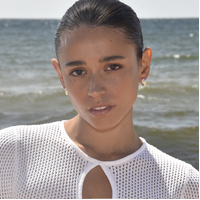 Esmarie Twin Clam Huggie Earrings (Silver)