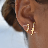 Berte Artsy Ear Hook Stud Earrings (Gold)
