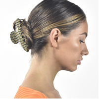 Della Retro Checkered Hair Claw - Crescent