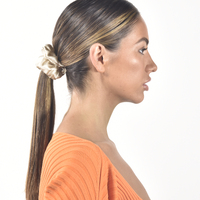 Laurie Mulberry Silk Scrunchie (Champagne)