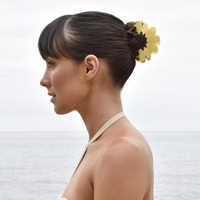 Gigi Artsy Wavy Hair Claw - Lemon 