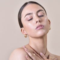 Laure Artsy Curved Lining Earrings (Gold)