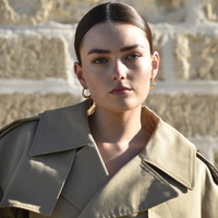 Giverny Artisan Fluid Huggie Earrings (Gold)