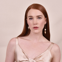 Svea Mismatching Shell Drop Earrings 