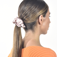 Laurie Mulberry Silk Scrunchie (Plum)