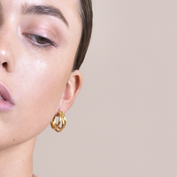 Laure Artsy Curved Lining Earrings (Gold)