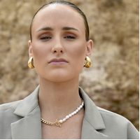 Damaris Chunky Curve Earrings (Gold)