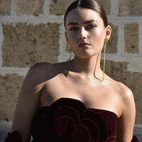 Lucian Gold Heart String Earrings