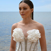 Haven Artisan Sculptured Heart String Earrings (Gold)