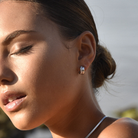 Amaryllis Twin Flame Curved Earrings (Silver)