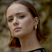 Lowen Chunky C Hoop Earrings (Gold)