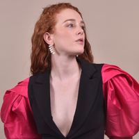 Le Beauté 24K Pearl Curve Earrings