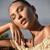 Amaryllis Twin Flame Curved Earrings (Gold)