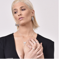 Braque Artisan Sculptural Frame Open Ring