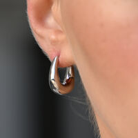 Tate Sculptural Huggie Hoop Earrings (Silver)