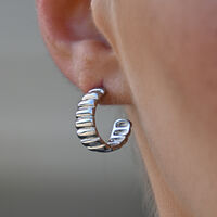 Kahlo Ribbed Crescent Hoop Earrings (Silver)