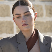 Apri Aesthetic Rose Pearl Drop Earrings (Gold)