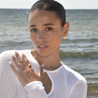 Esmarie Twin Clam Huggie Earrings (Gold)