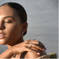 Amaryllis Twin Flame Curved Earrings (Silver)