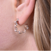 Avani Art Deco Wavy Hoop Earrrings (Silver)