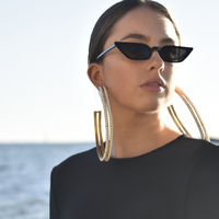 Drama Luxury Oversized Pearl Hoop Earring (Single Piece)
					