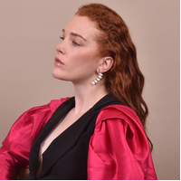 Le Beauté 24K Pearl Curve Earrings