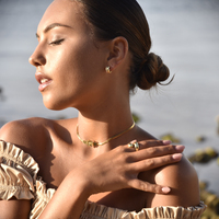 Amaryllis Twin Flame Curved Earrings (Gold)