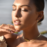 Amaryllis Twin Flame Curved Earrings (Gold)