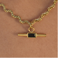 Merida Wavy Chain Necklace (Black Stone)
					