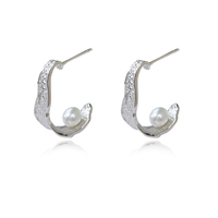 Delmare Artsy Sculpture Curve Pearl Earrings  image