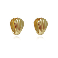 Esmarie Twin Clam Huggie Earrings (Gold)