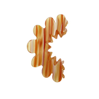Gigi Artsy Wavy Hair Claw - Caramel image