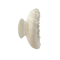Everlee Pearl Shimmer Hair Claw - Medium