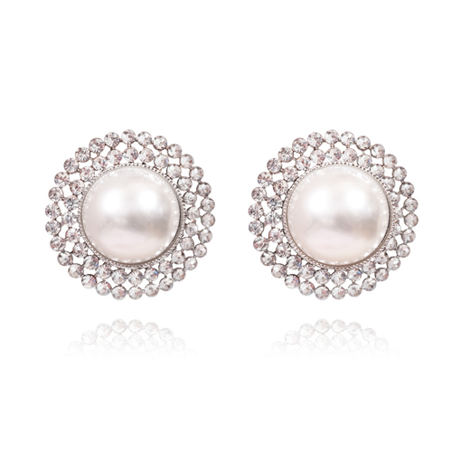 Le Paris 60s Pearl Stud Earrings (My ears are pierced)