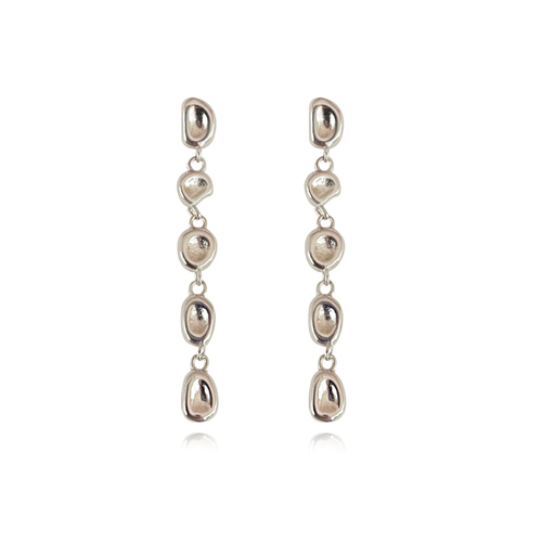 Aka Dainty Sculptural Pebble Drop Earrings (Silver)
