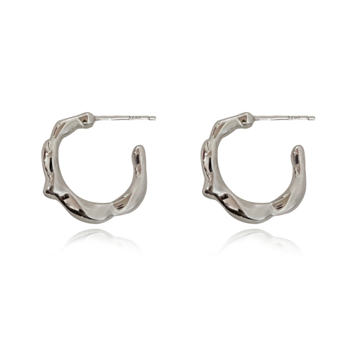 Elodie Artsy Fluid Hoop Earrings (Silver)