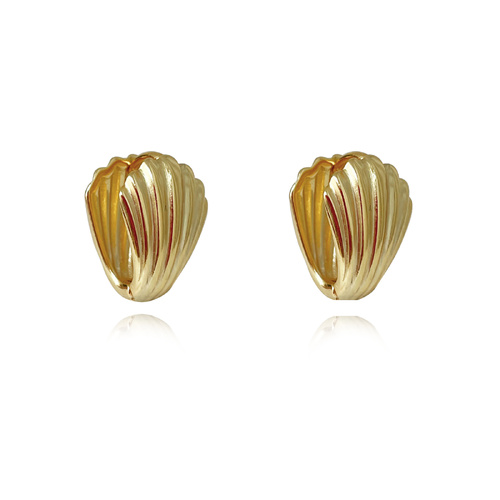 Esmarie Twin Clam Huggie Earrings (Gold)